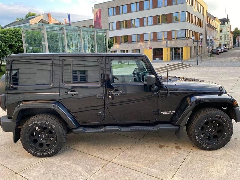 Gebraucht Jeep Wrangler Unlimited 200 PS (147 kW) 2013 Schwarz SUV
