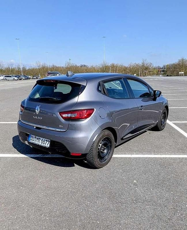 Gebraucht Renault Clio IV Initiale Paris 98 PS (72 kW) 2014 Silber Kleinwagen
