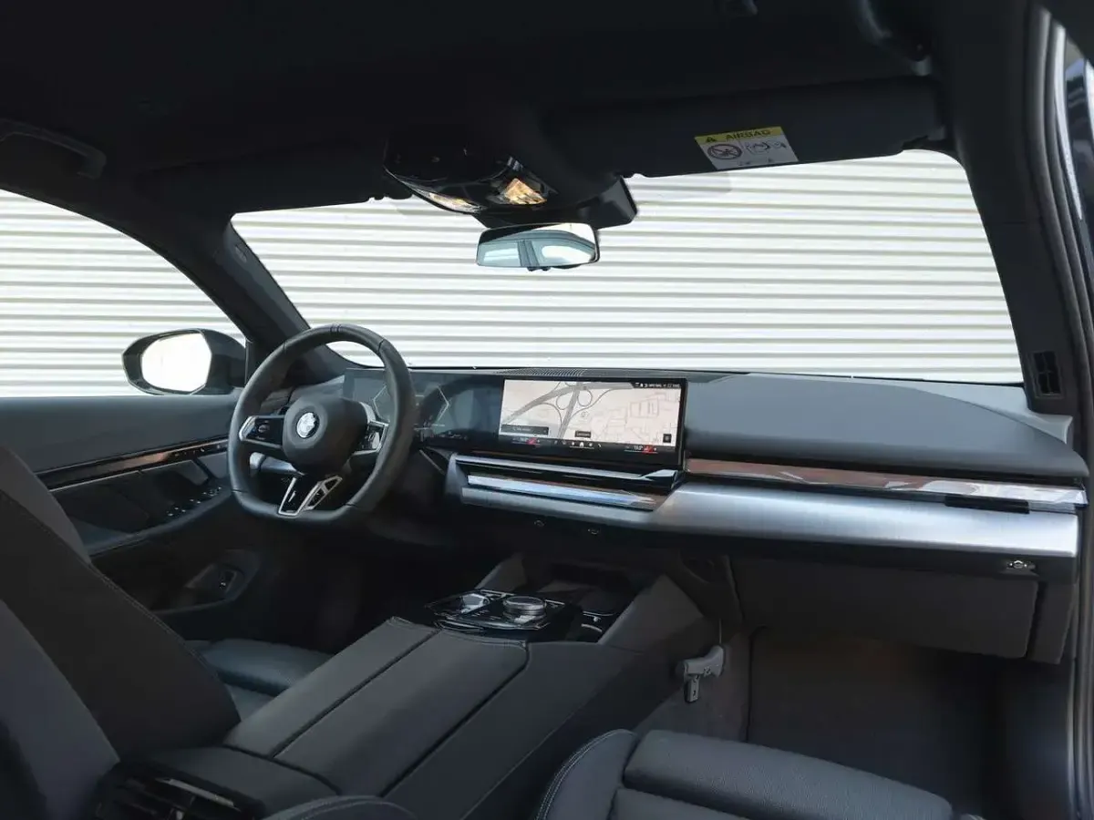Gebraucht BMW 540 M Sport 303 PS (222 kW) 2024 Schwarz Kombi