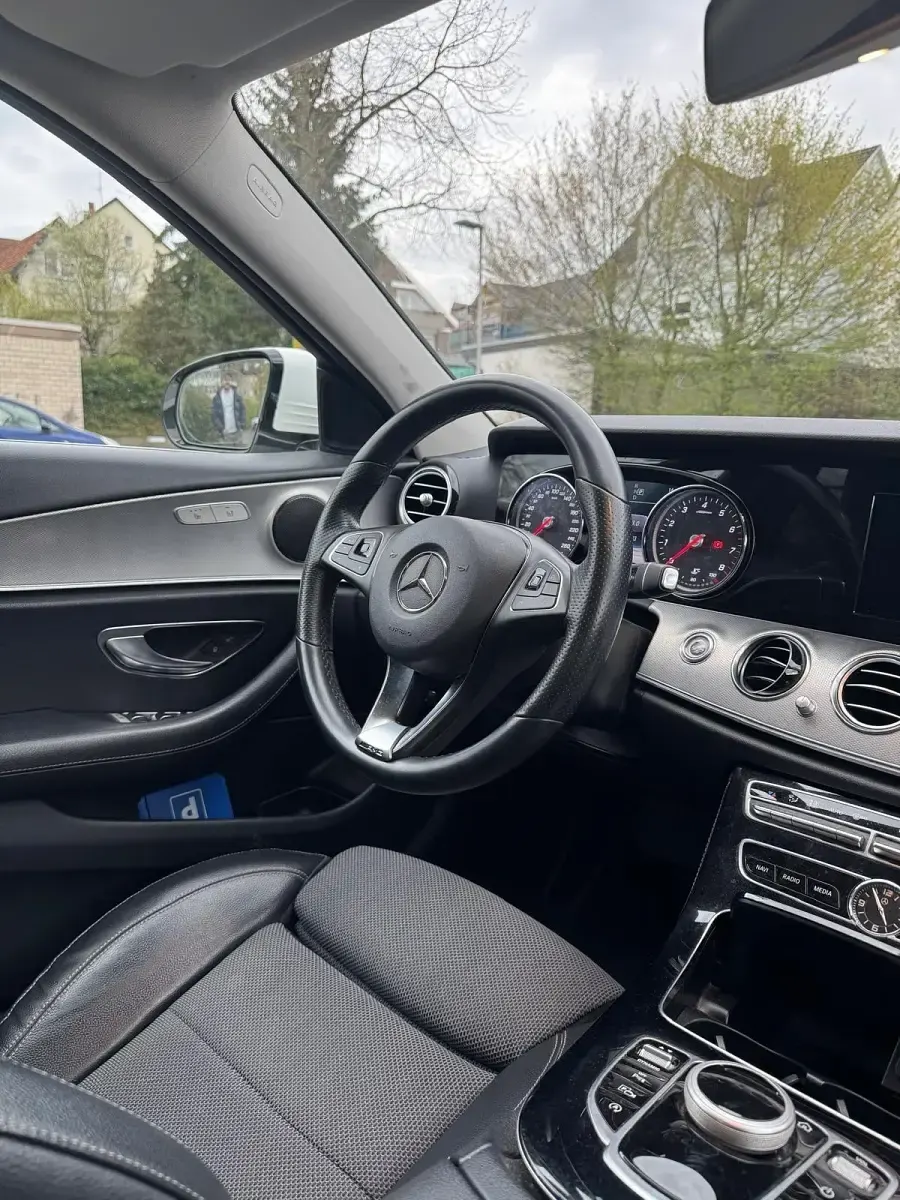Gebraucht Mercedes E200 184 PS (135 kW) 2018 Weiß Limousine