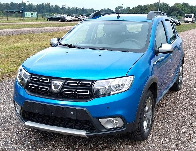 Blau Gebraucht 2019 Dacia Sandero Stepway Kleinwagen | 7.800 € (Guter Preis) - Bild 1/4