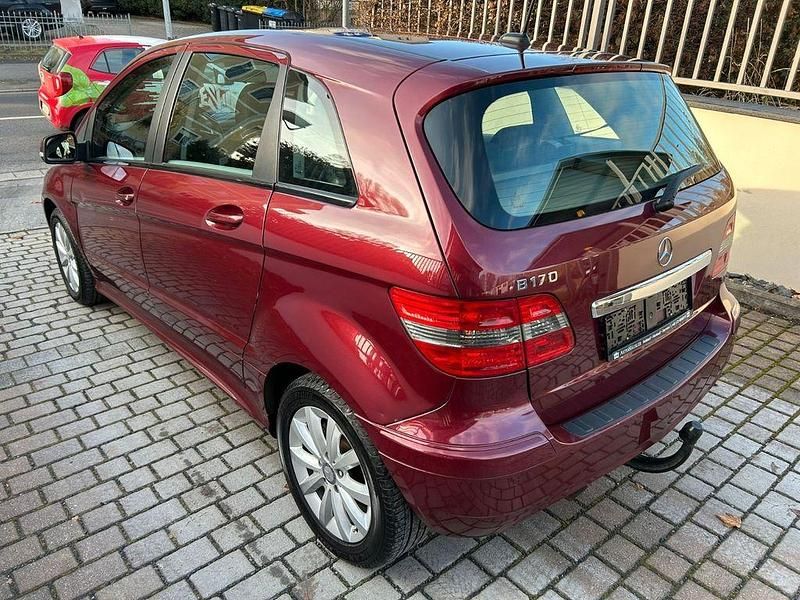 Gebraucht Mercedes B170 116 PS (85 kW) 2009 Rot Van / Kleinbus