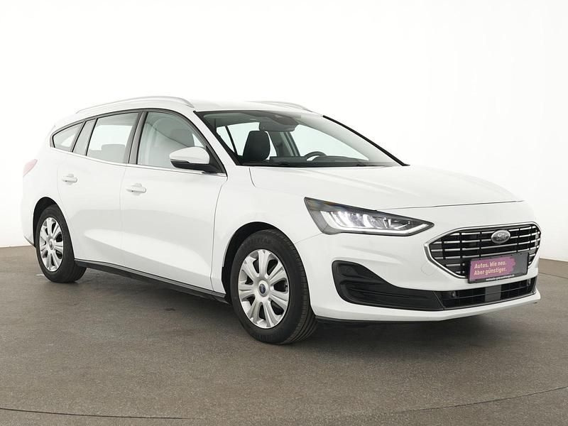 Gebraucht Ford Focus Titanium 120 PS (88 kW) 2023 Weiß Limousine
