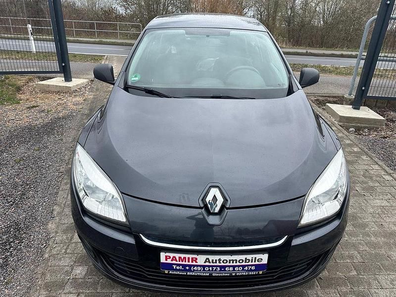 Gebraucht Renault Mégane 101 PS (74 kW) 2012 Grau Limousine