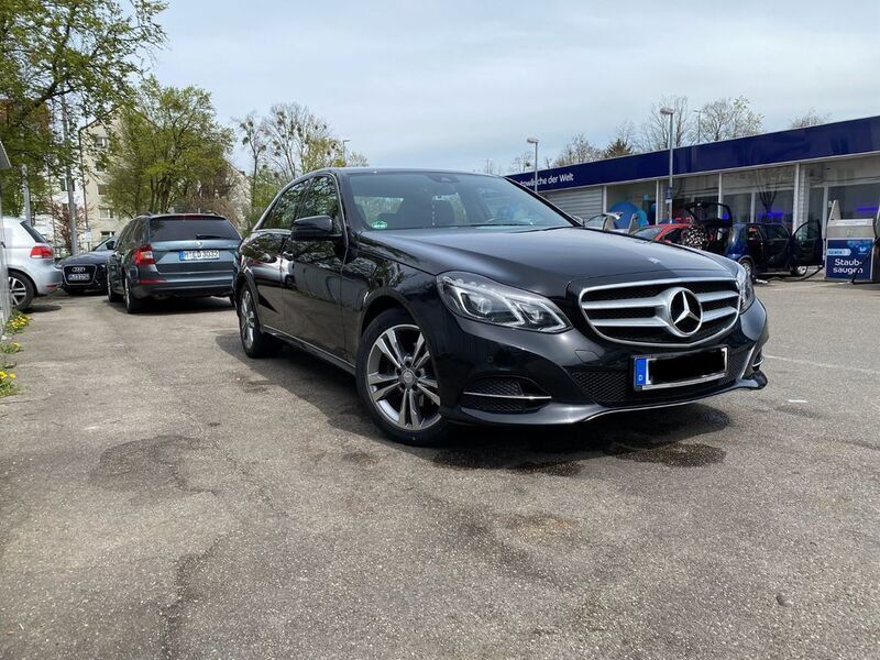 Schwarz Gebraucht 2013 Mercedes E220 Avantgarde Limousine | 16.450 € (Etwas zu teuer) - Bild 1/4