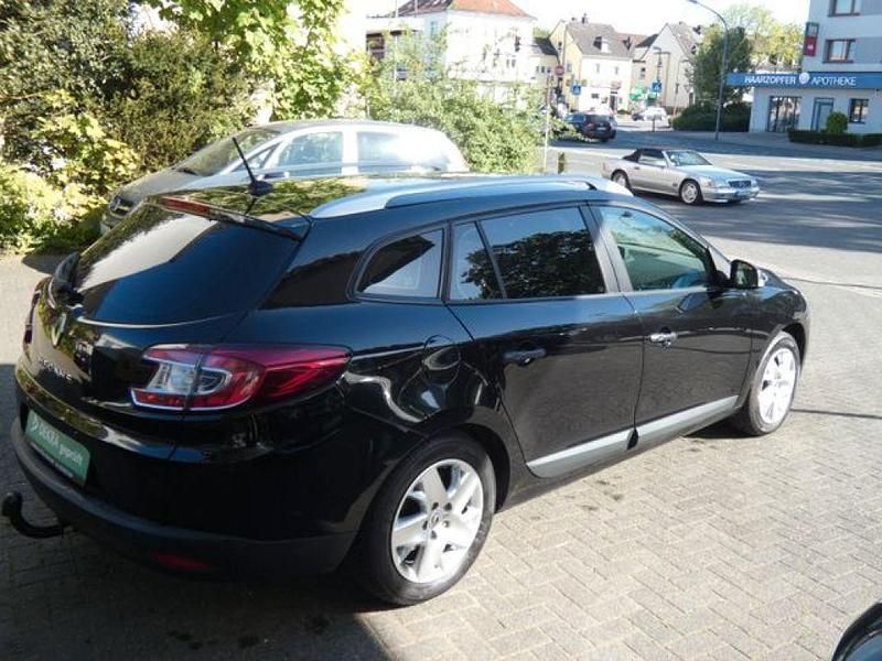 Gebraucht Renault Mégane III 101 PS (74 kW) 2012 Black pead schwarz (metallic) Kombi