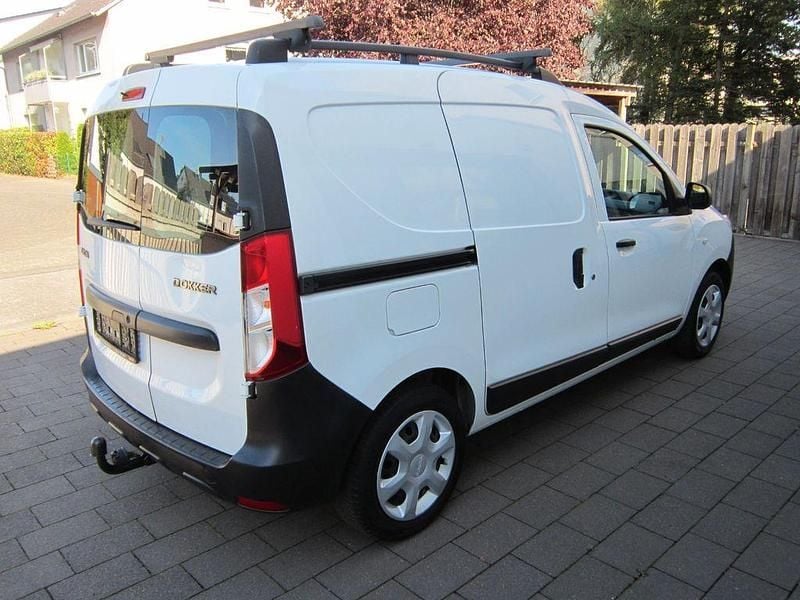 Weiß Gebraucht 2017 Dacia Dokker Ambiance Van | 7.850 € (Superpreis) - Bild 1/4