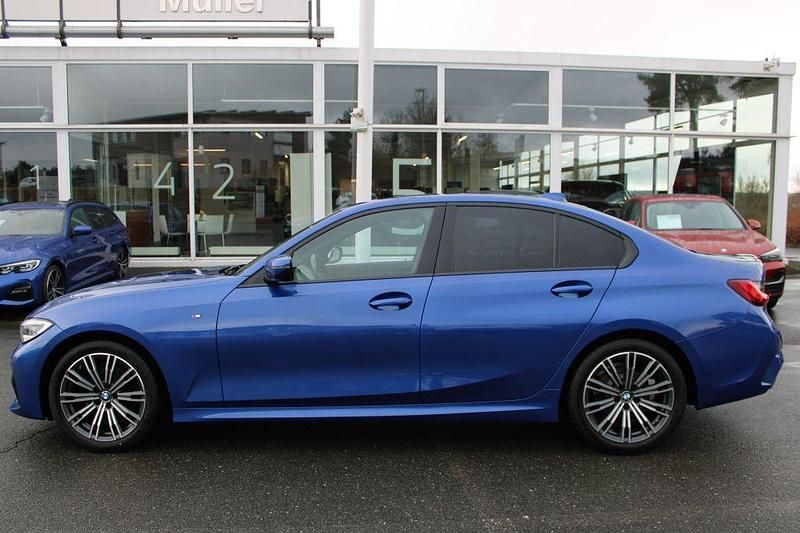 Gebraucht BMW 320 M Sport 190 PS (139 kW) 2022 Blau Limousine