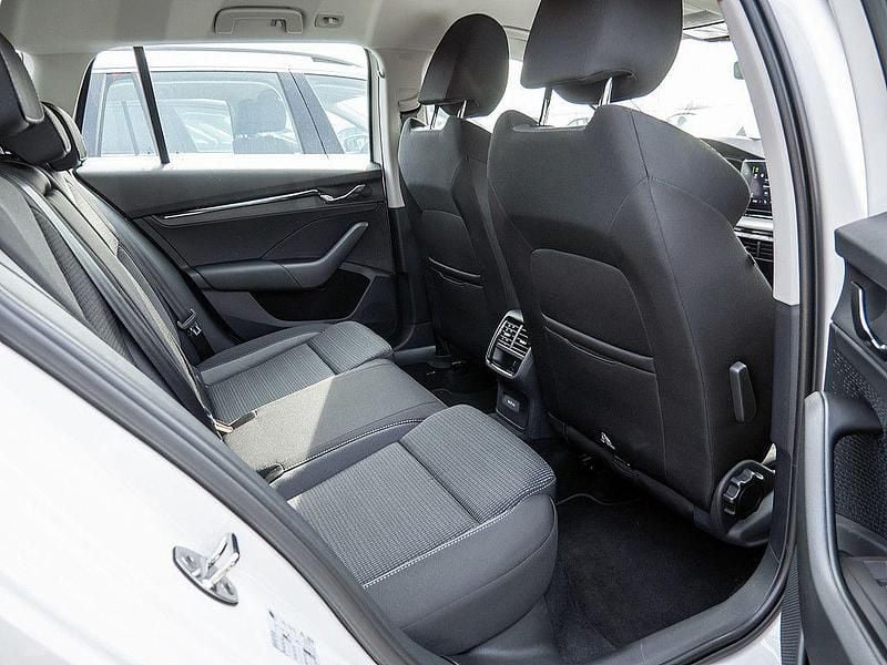 Gebraucht Skoda Octavia Ambition 116 PS (85 kW) 2024 Weiß Kombi