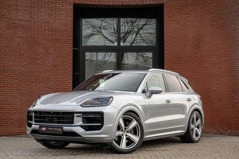 Gebraucht Porsche Cayenne 470 PS (345 kW) 2025 Silber SUV