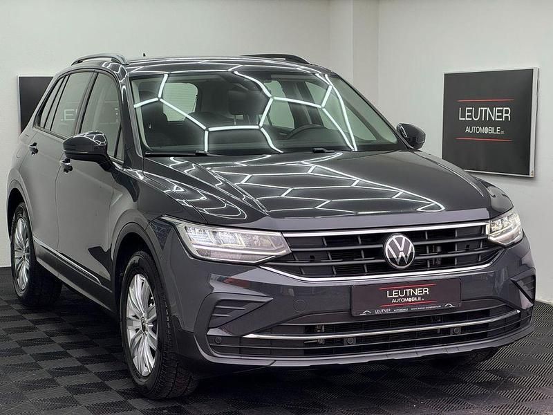Uranograu/cinza urano Gebraucht 2022 VW Tiguan Life SUV | 25.999 € (Fairer Preis) - Bild 1/4