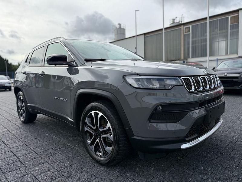 Ceramic gray Gebraucht 2022 Jeep Compass Limited SUV | 21.870 € (Superpreis) - Bild 1/4