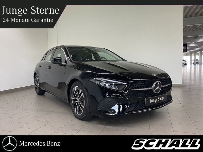 Schwarz Gebraucht 2024 Mercedes A200 Progressive Limousine | 30.489 € (Fairer Preis) - Bild 1/4