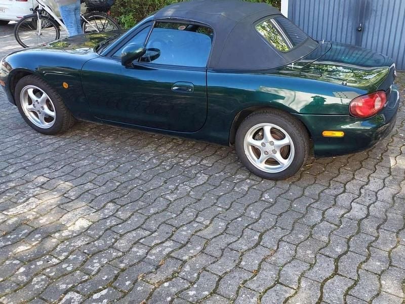 Second-hand Mazda MX5 110 CP (80 kW) 2002 Verde Cabrio