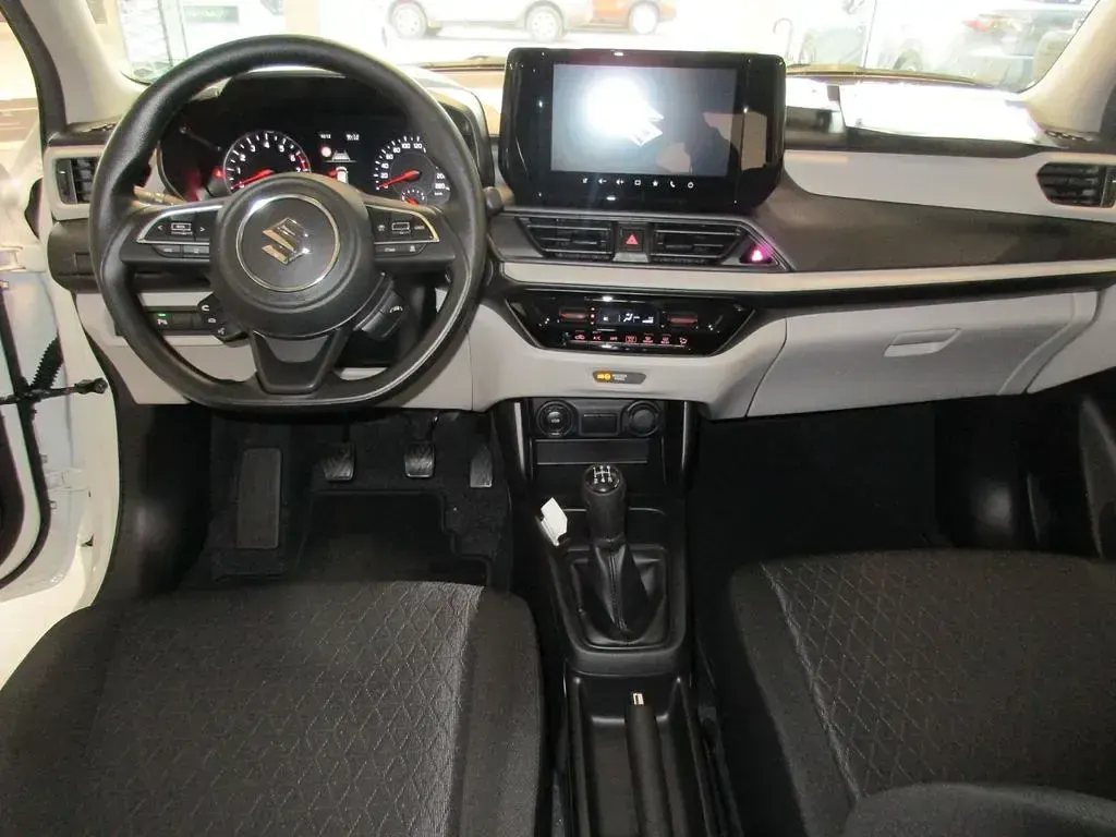 Neu Suzuki Swift Club 82 PS (60 kW) 2026 Silber Kleinwagen