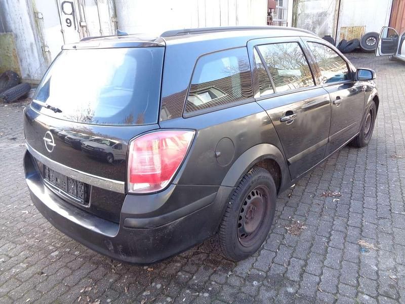 Gebraucht Opel Astra 90 PS (66 kW) 2005 Schwarz Kombi