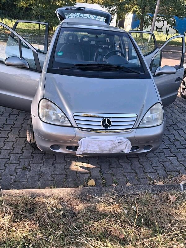 Silber Gebraucht 1999 Mercedes A160 Kleinwagen | 1.500 € (Fairer Preis) - Bild 1/4