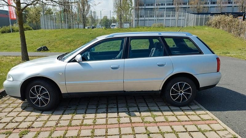 Second-hand Audi A4 101 CP (74 kW) 2000 Argintiu Break
