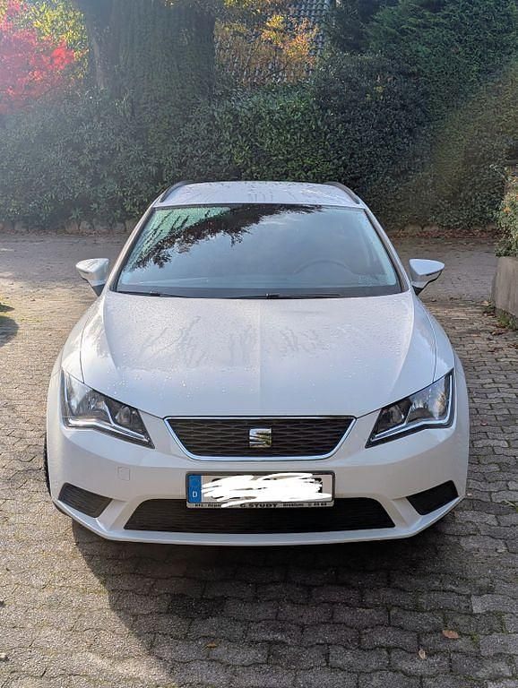 Weiß Gebraucht 2015 Seat Leon ST Style Kombi | 7.850 € (Guter Preis) - Bild 1/4