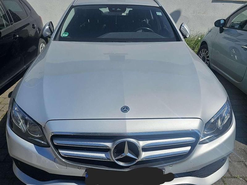 Gebraucht 2017 Mercedes E220 Avantgarde Kombi | 21.700 € (Fairer Preis) - Bild 1/4