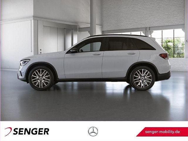 Weiß Gebraucht 2021 Mercedes GLC220 Night SUV | 31.880 € (Guter Preis) - Bild 1/4
