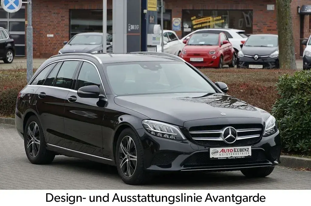 Gebraucht Mercedes C220 Avantgarde 194 PS (142 kW) 2020 Schwarz Limousine