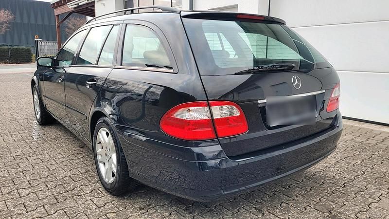 Gebraucht Mercedes E200 Classic 163 PS (119 kW) 2004 Schwarz Kombi