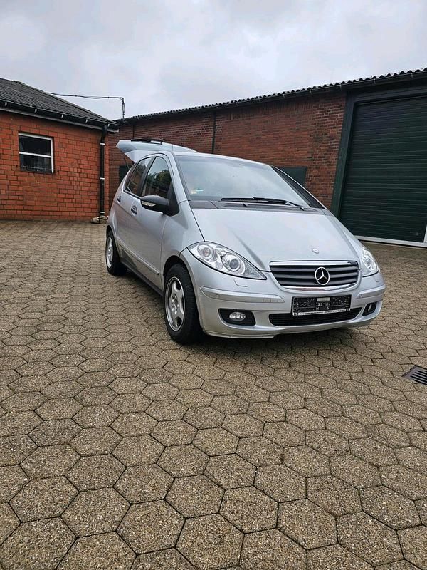 Grau Gebraucht 2006 Mercedes A170 Kleinwagen | 1.350 € (Guter Preis) - Bild 1/4