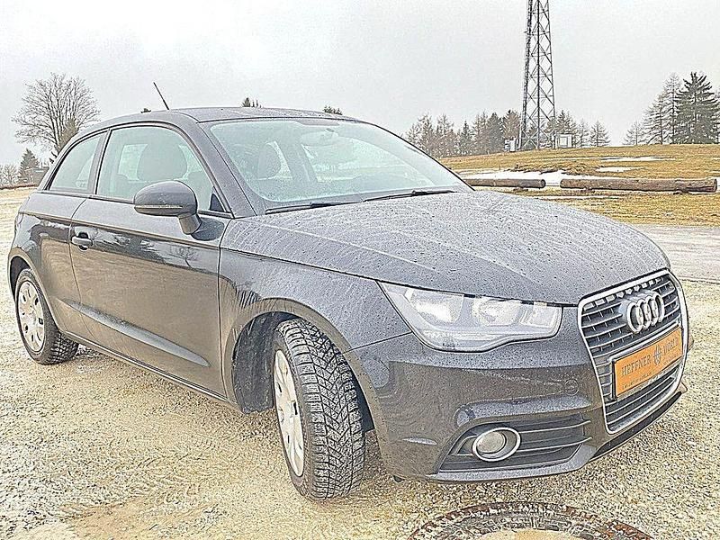 Gebraucht Audi A1 Attraction 86 PS (63 kW) 2011 Schwarz Kleinwagen
