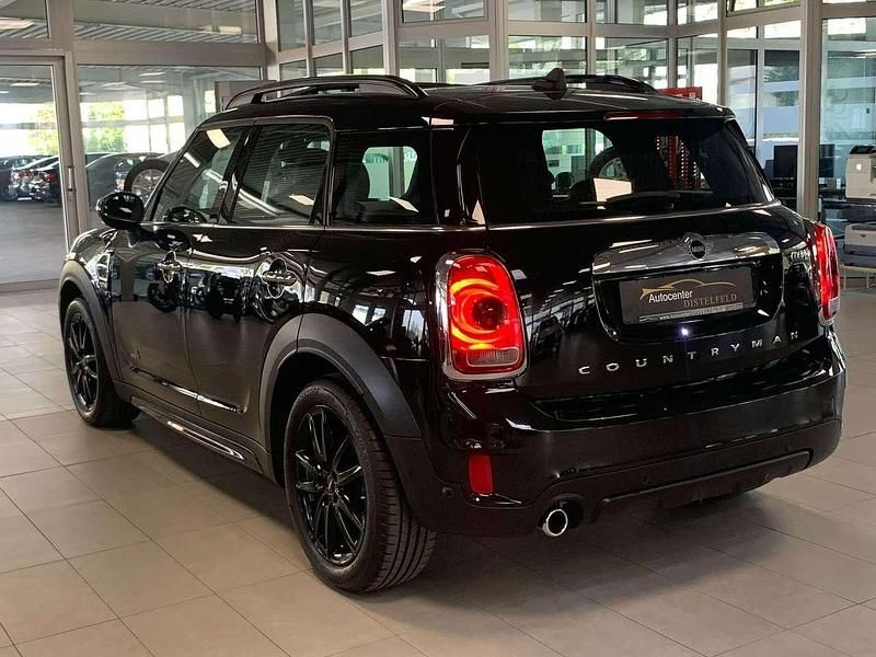 Gebraucht Mini Cooper 136 PS (100 kW) 2020 Midnight black metallic Kleinwagen