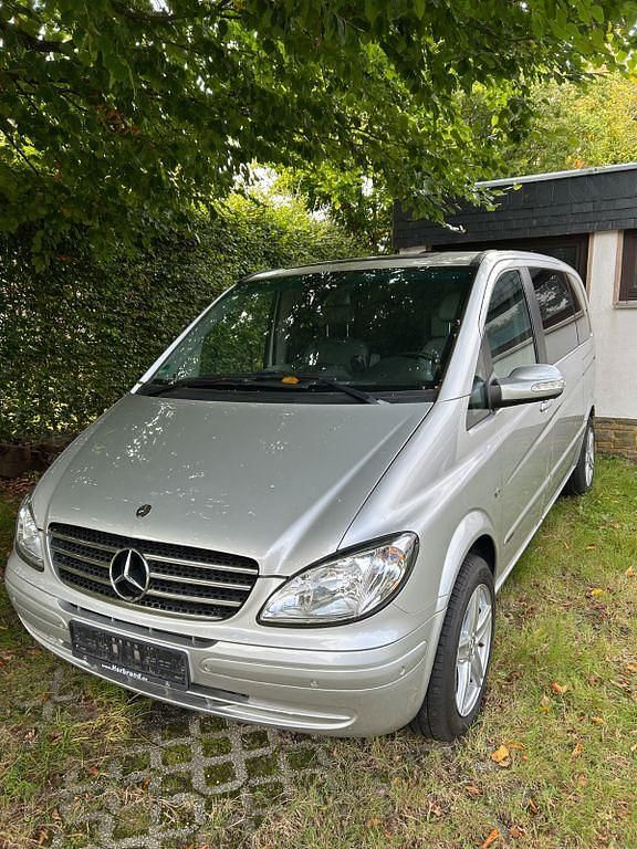 Silber Gebraucht 2007 Mercedes Viano Van / Kleinbus | 10.500 € (Fairer Preis) - Bild 1/4