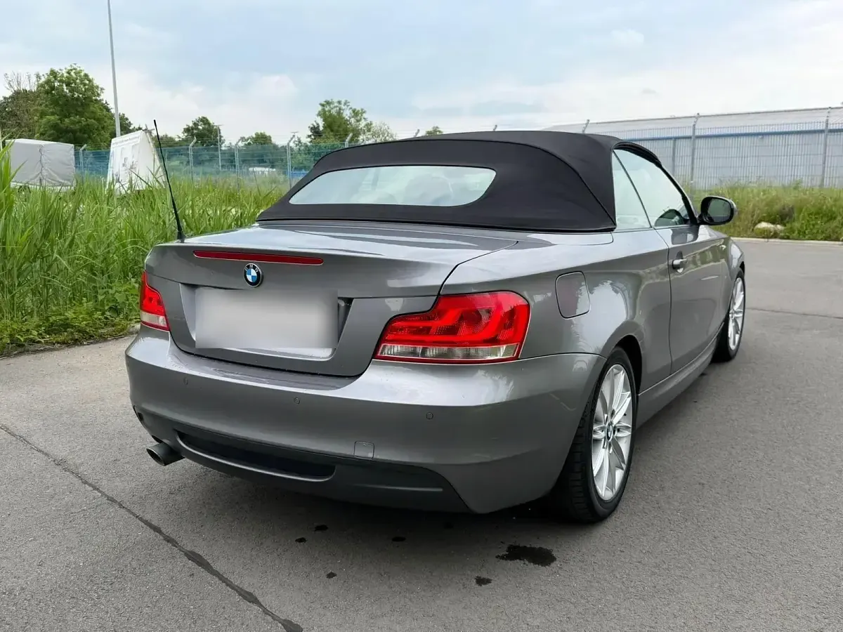 Gebraucht BMW 118 Cabriolet M Sport 143 PS (105 kW) 2011 Grau Cabrio