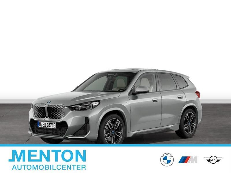 Grau Gebraucht 2025 BMW iX1 M Sport SUV | 52.469 € (Etwas zu teuer) - Bild 1/2