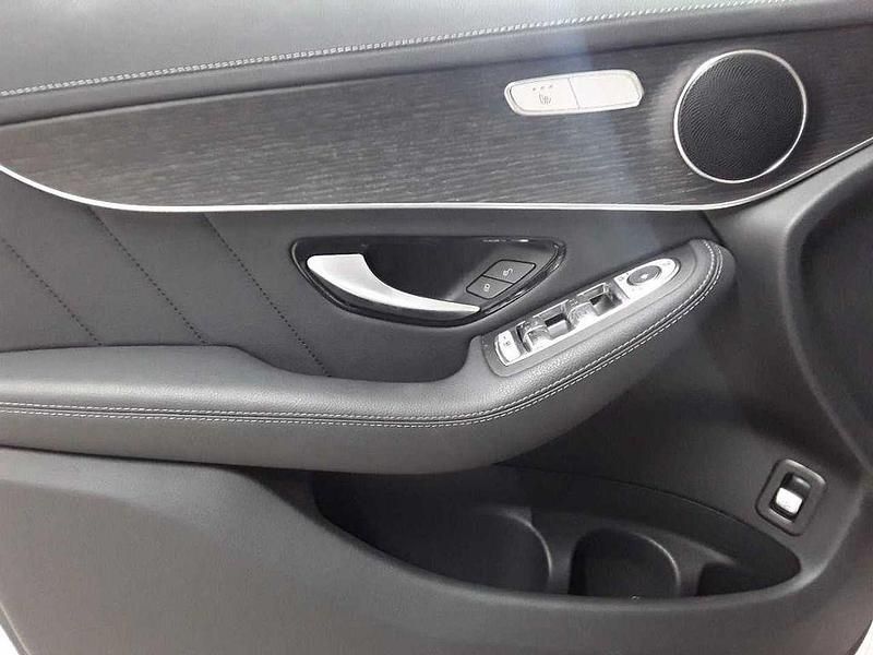 Gebraucht Mercedes GLC220 AMG line 194 PS (142 kW) 2022 Polarweiß SUV