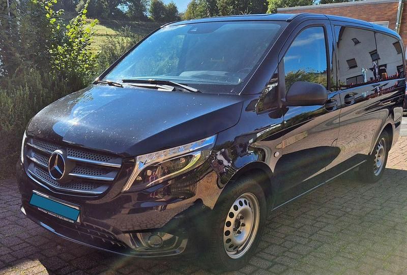 Schwarz Gebraucht 2016 Mercedes Vito Van / Kleinbus | 19.500 € (Superpreis) - Bild 1/4