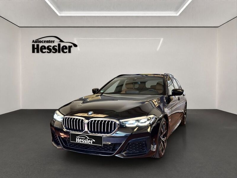 Schwarz Gebraucht 2023 BMW 520 M Sport Kombi | 33.799 € (Fairer Preis) - Bild 1/4