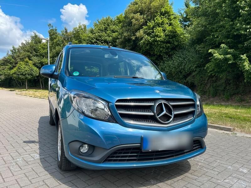Blau Gebraucht 2017 Mercedes Citan 111 Kombi | 12.800 € (Guter Preis) - Bild 1/4