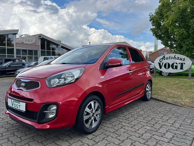 Rot Gebraucht 2015 Kia Picanto DREAM-TEAM Edition Kleinwagen | 7.490 € (Fairer Preis) - Bild 1/4