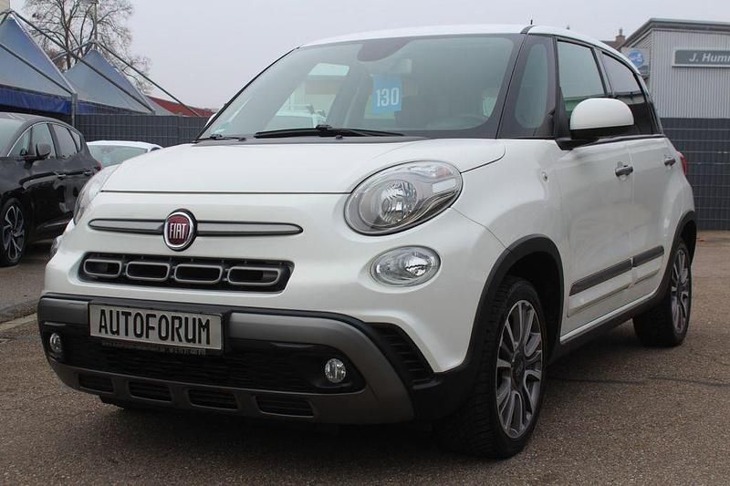 Schwarz Gebraucht 2018 Fiat 500L Cross Van / Kleinbus | 8.989 € (Guter Preis) - Bild 1/4