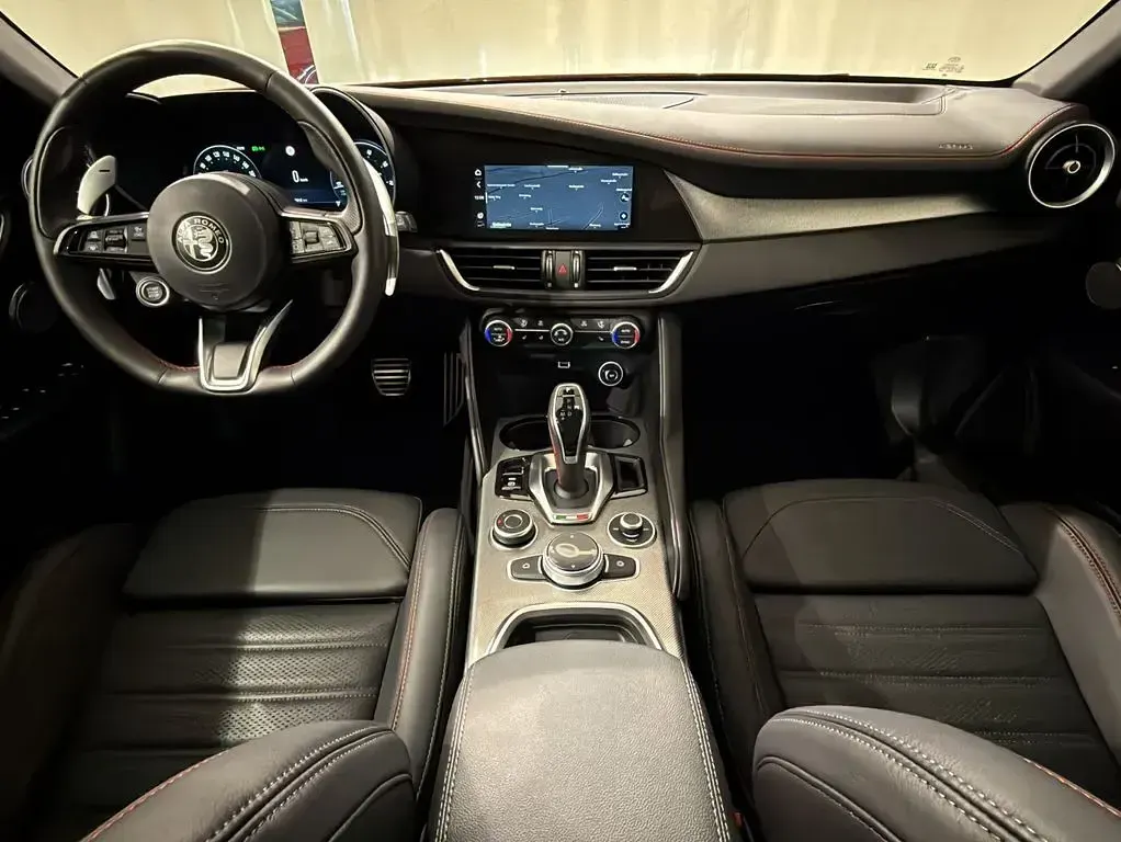 Gebraucht Alfa Romeo Giulia Competizione 280 PS (205 kW) 2023 Rot Limousine