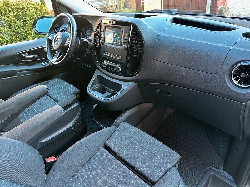 Gebraucht Mercedes Vito 190 PS (139 kW) 2022 Grau Van