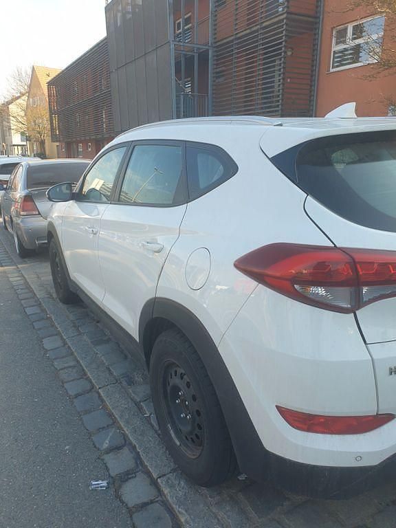 Gebraucht Hyundai Tucson 141 PS (103 kW) 2017 Weiß SUV