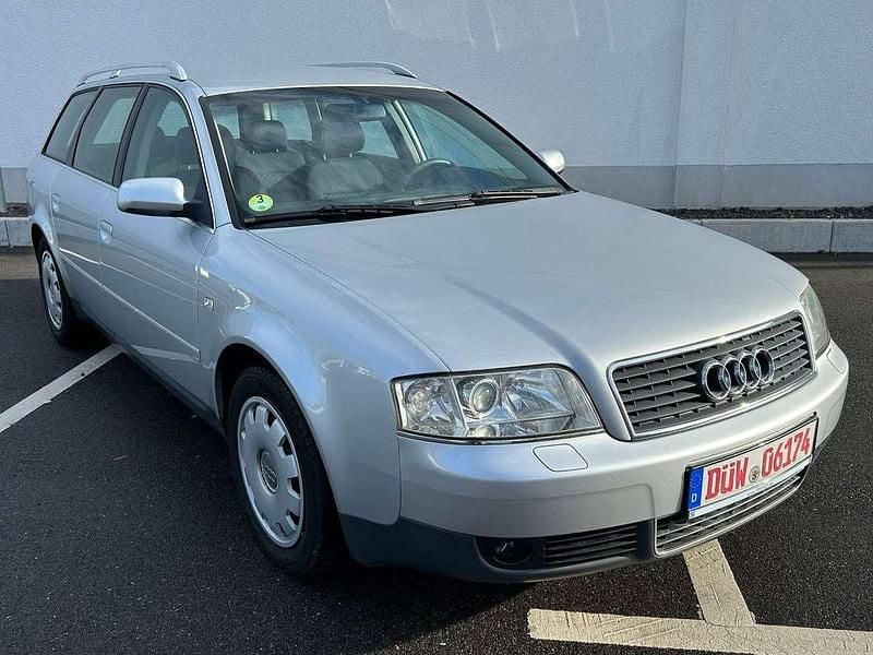 Silber Gebraucht 2003 Audi A6 Kombi | 2.900 € (Guter Preis) - Bild 1/4
