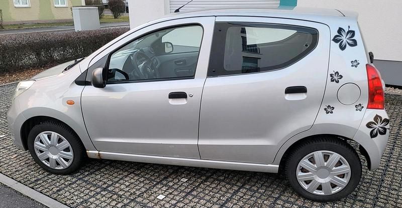 Gebraucht Suzuki Alto 68 PS (50 kW) 2011 Silber Kleinwagen