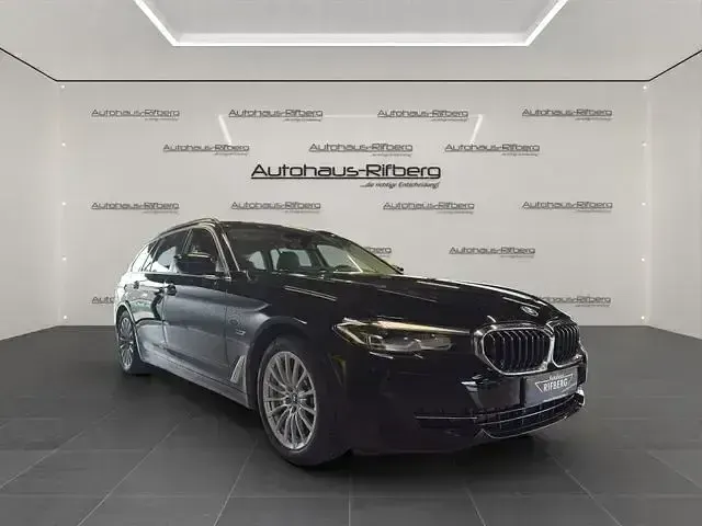 Używany BMW 520 Performance 204 KM (150 kW) 2022 Czarny Kombi