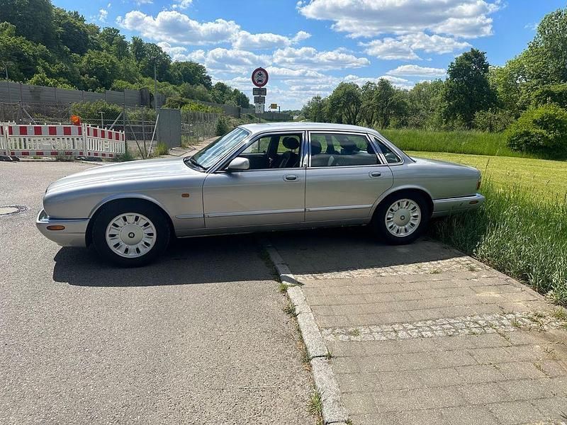 Gebraucht Jaguar XJ Sovereign 284 PS (208 kW) 2002 Silber Limousine