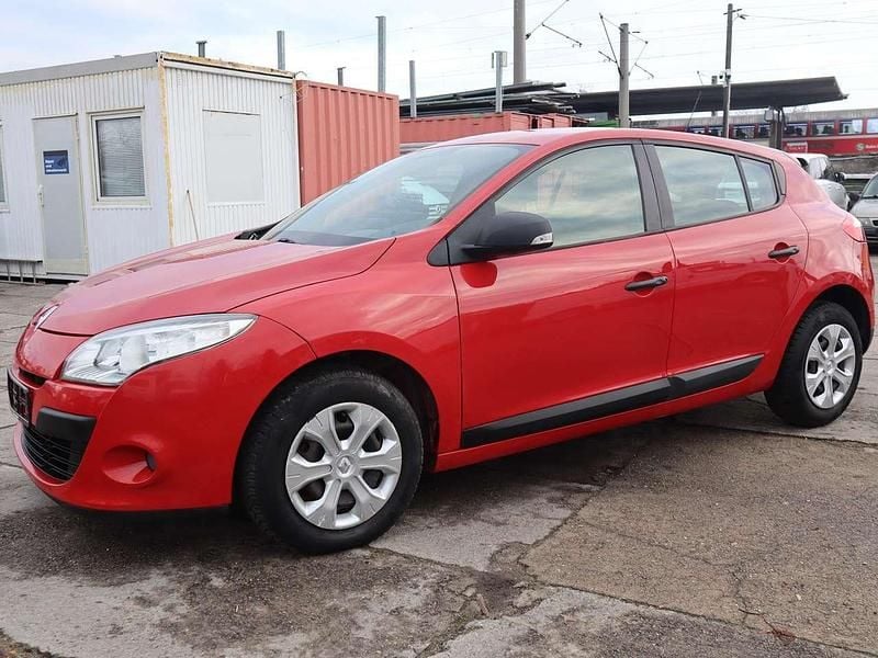 Hellrot Gebraucht 2011 Renault Mégane III Authentique Kleinwagen | 3.900 € (Guter Preis) - Bild 1/4