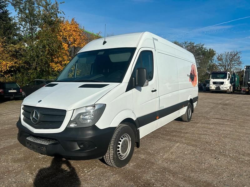 Weiß Gebraucht 2015 Mercedes 316 Van | 9.900 € - Bild 1/4