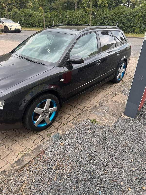 Schwarz Gebraucht 2003 Audi A4 Kombi | 2.049 € (Fairer Preis) - Bild 1/4