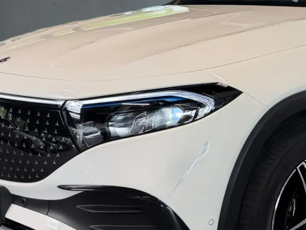 Gebraucht Mercedes EQB250+ AMG 139 kW (190 PS) 2025 Weiß SUV